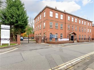 TO LET: St Peters House, Silverwell Street, Bolton