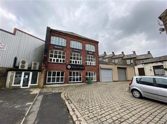 TO LET: The Annex, 331 Burnley Road, Rawtenstall
